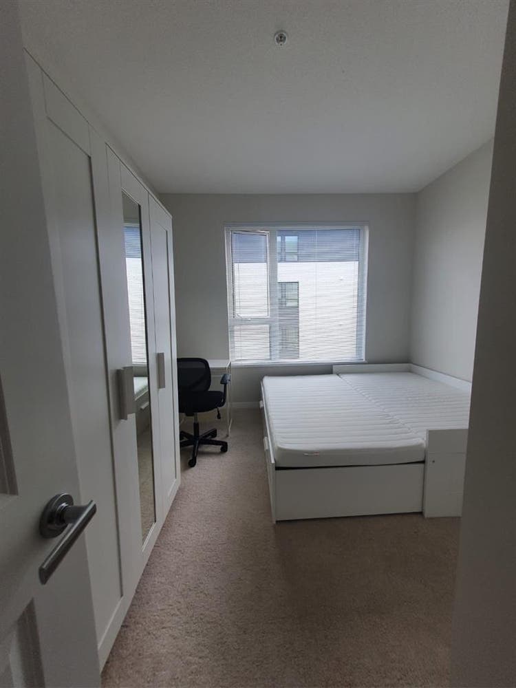 SFU Burnaby Room Available