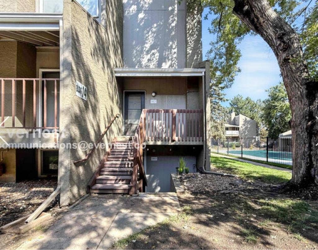 Modern Condo Desirable Cherry Creek