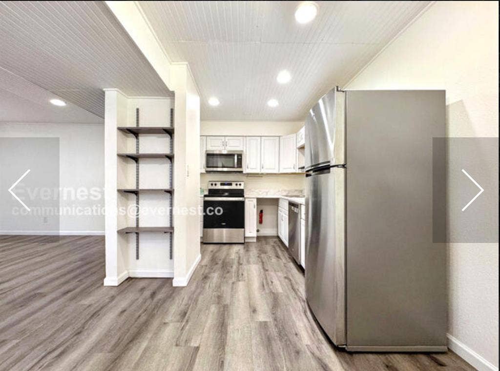 Modern Condo Desirable Cherry Creek