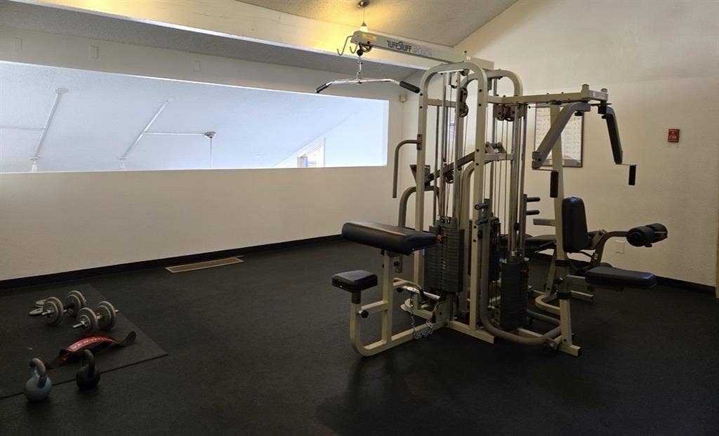 Modern Condo Desirable Cherry Creek