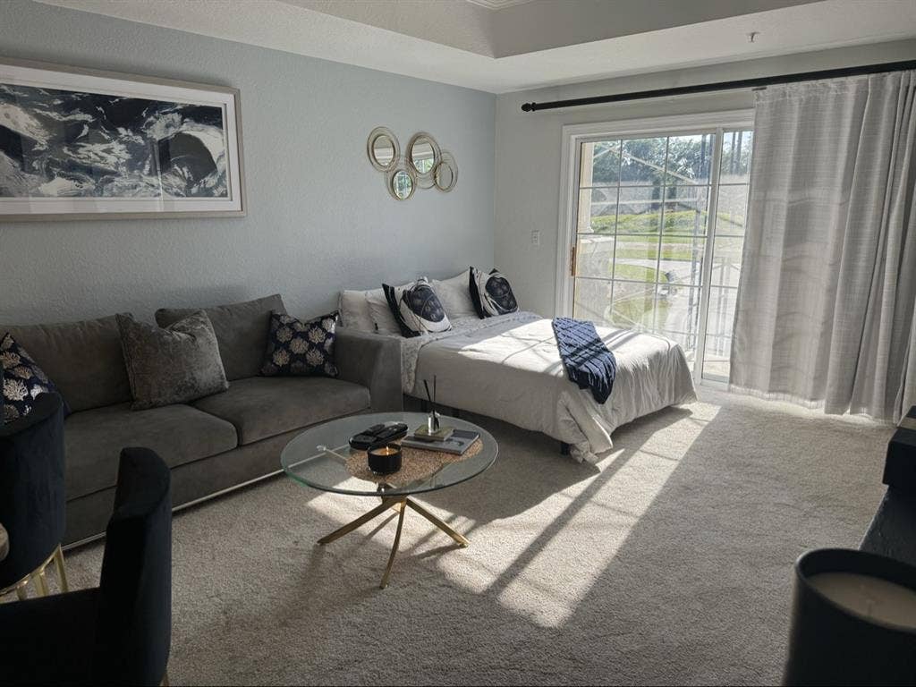 Room for rent-Semi Roommate