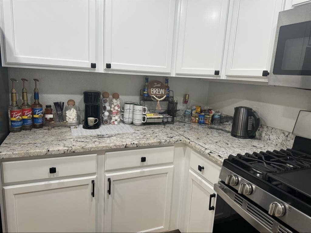 Room for rent-Semi Roommate