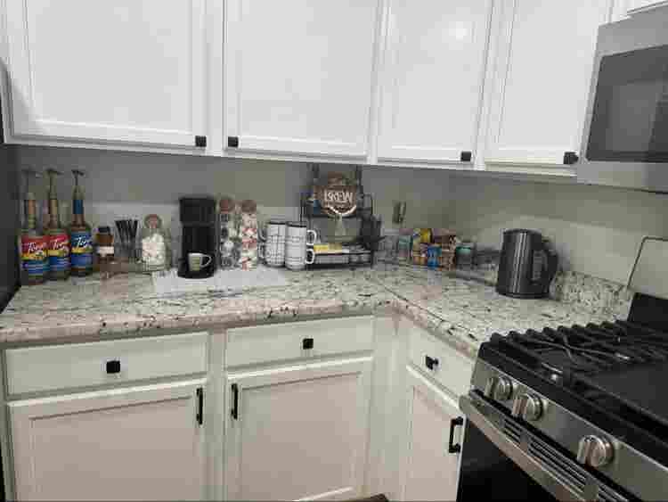Room for rent-Semi Roommate