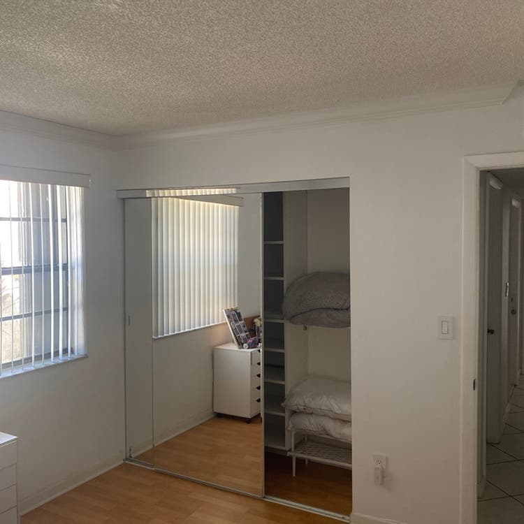 Furnished Room, bathroom & parking