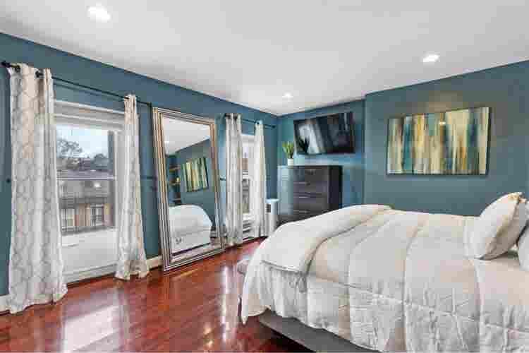 Room for short term lease only