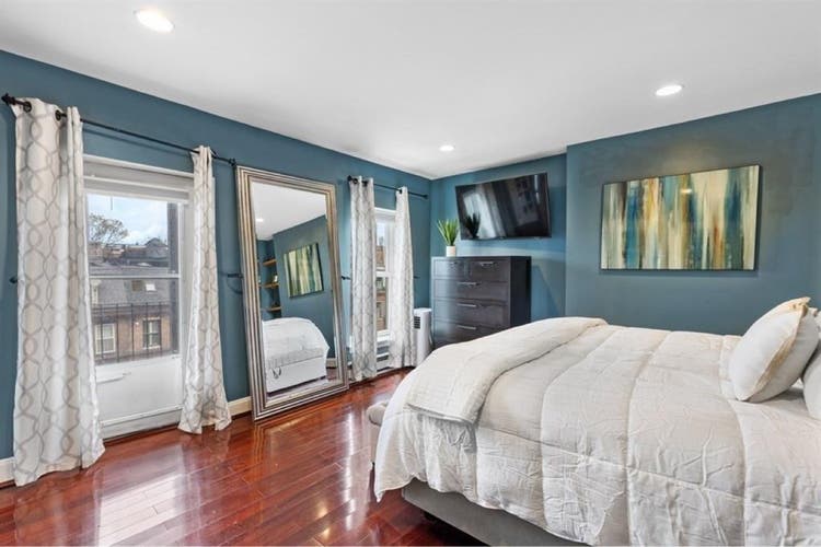 Room for short term lease only