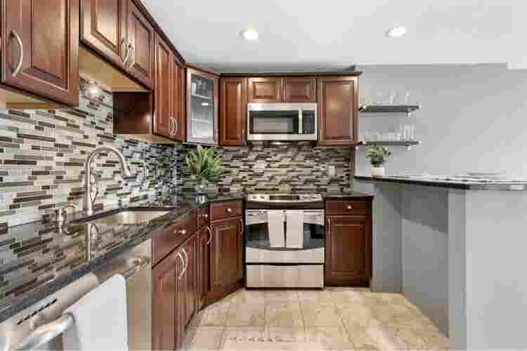 Room for short term lease only
