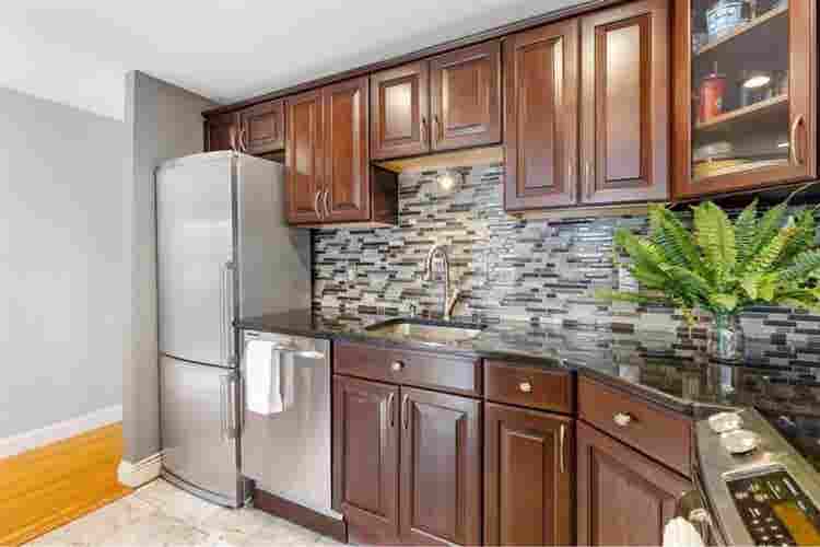 Room for short term lease only