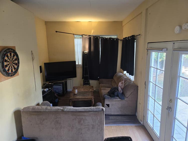 Room in 4 bedroom house