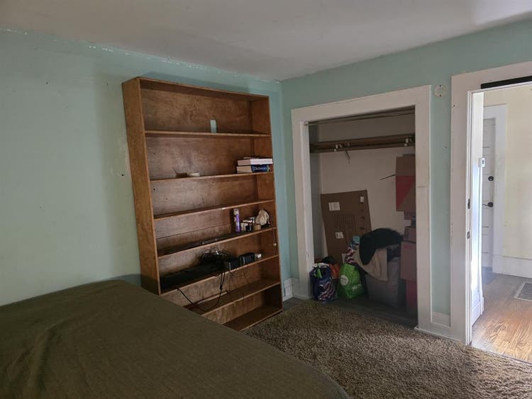 Room in 4 bedroom house