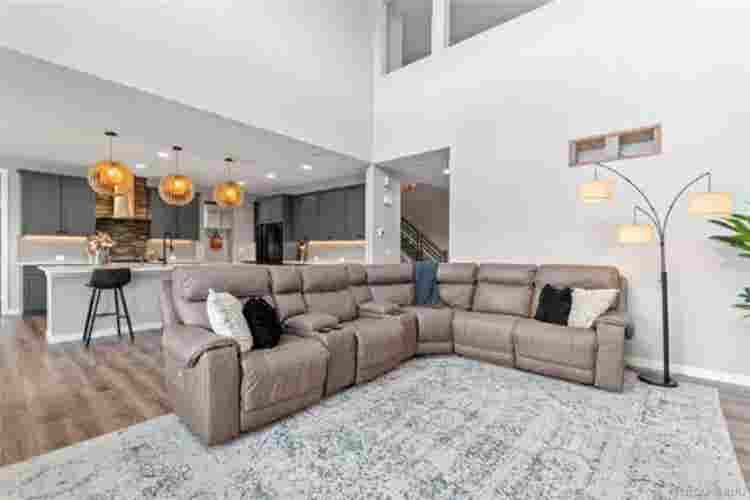 Beautiful 4BR 
at Solstice