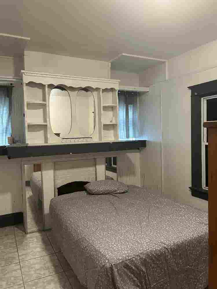 $ moves you into this large room