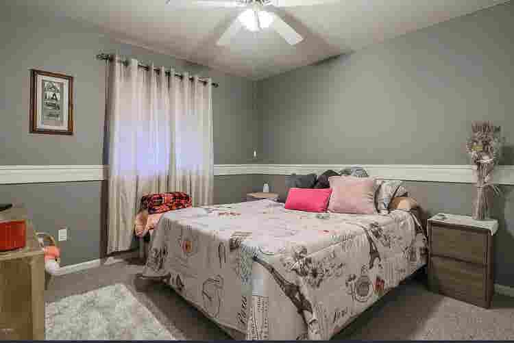 Single room and private bathroom