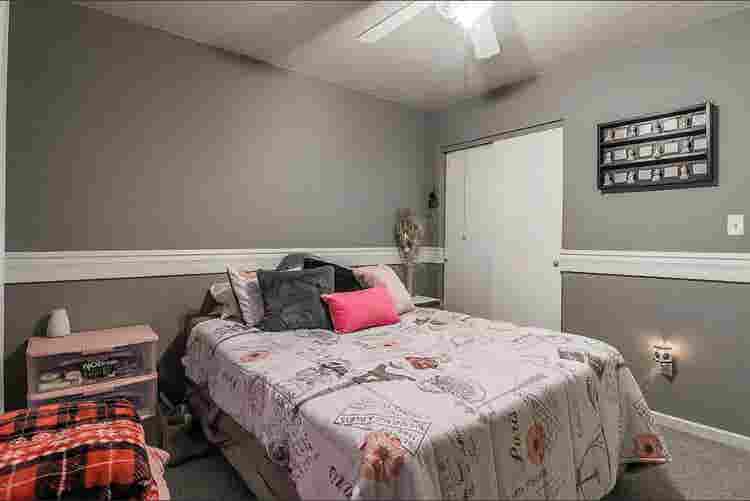 Single room and private bathroom