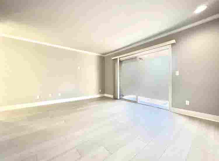ROOM IN BRENTWOOD — Available Nov 1