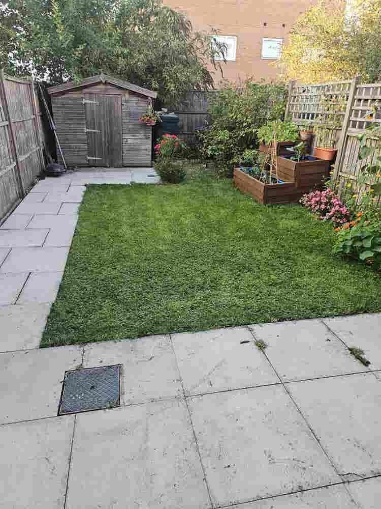 Spacious double room in 2-bed house