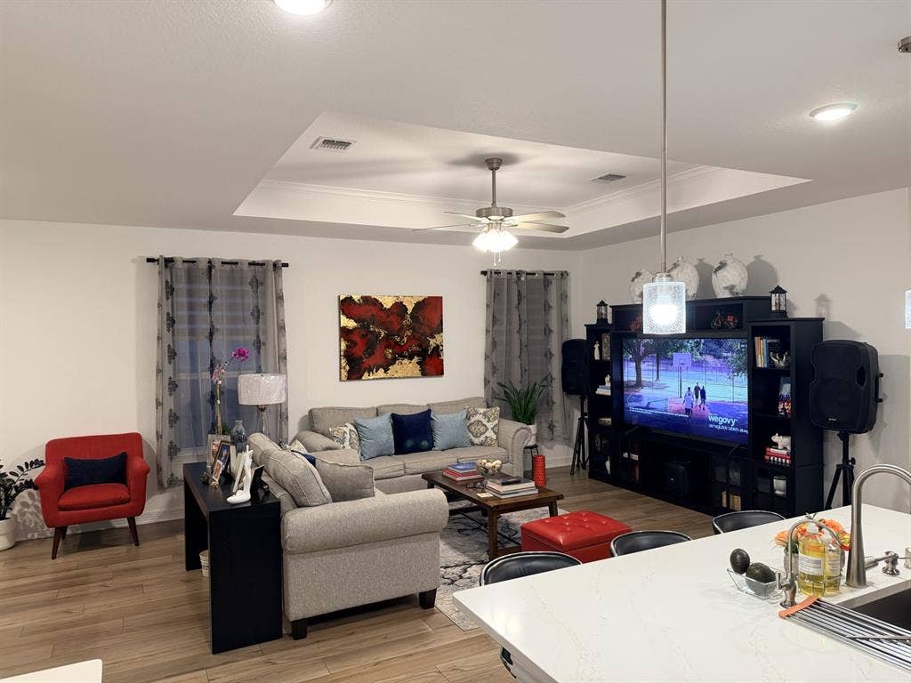 Female roommate only