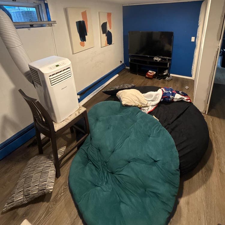 Room on th st Jamaica NY