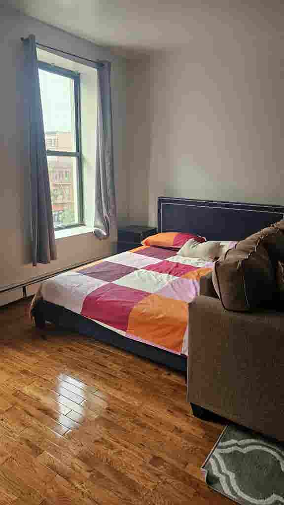 Large Room for Rent