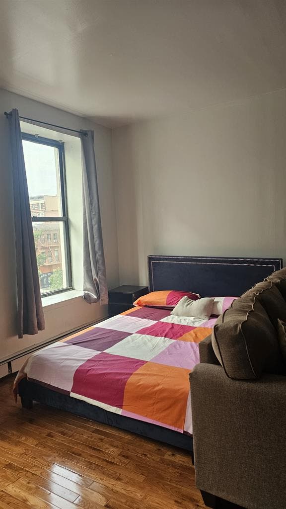 Large Room for Rent