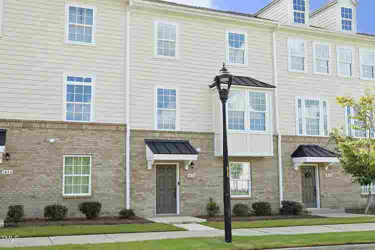 4 BR in Durham