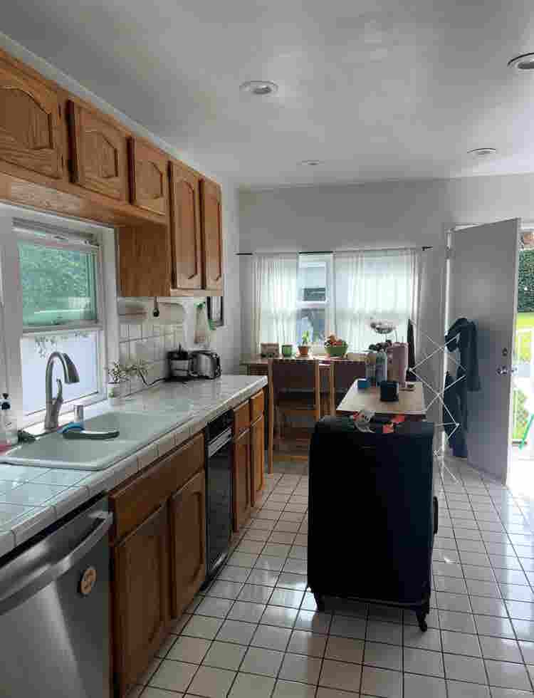 Seeking  Female Roommates!