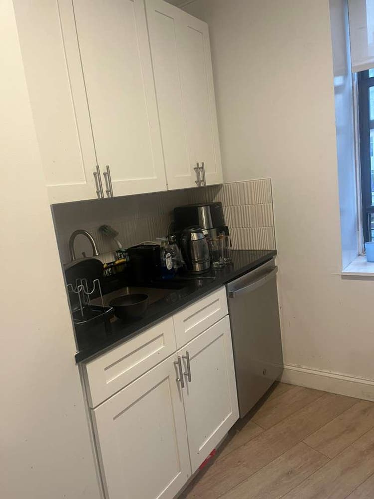 ✨Hottest Deal Room - Midtown South✨