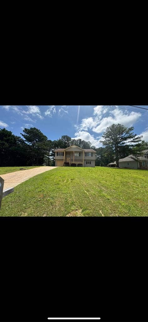 Looking for Roomies in House