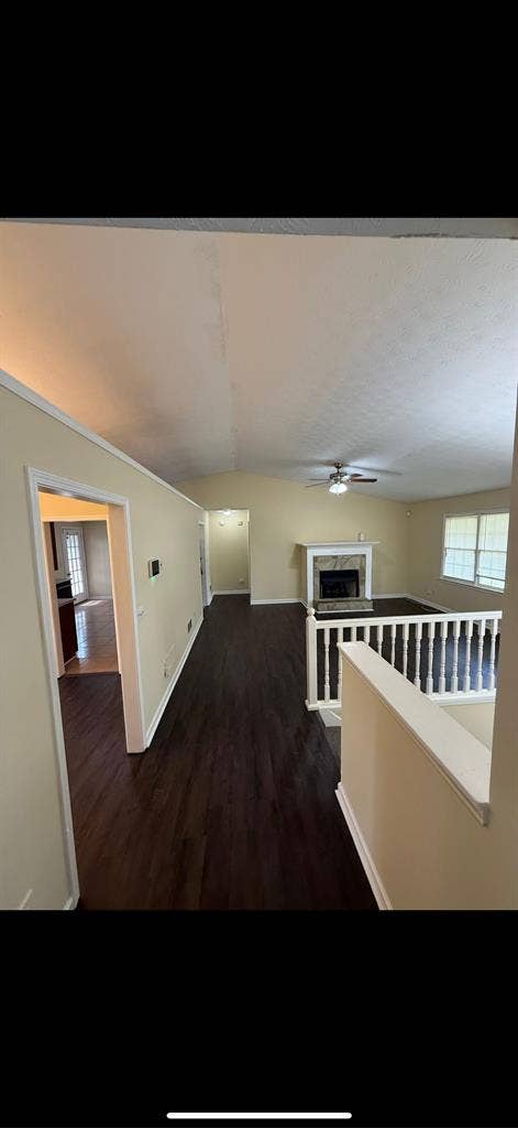 Looking for Roomies in House