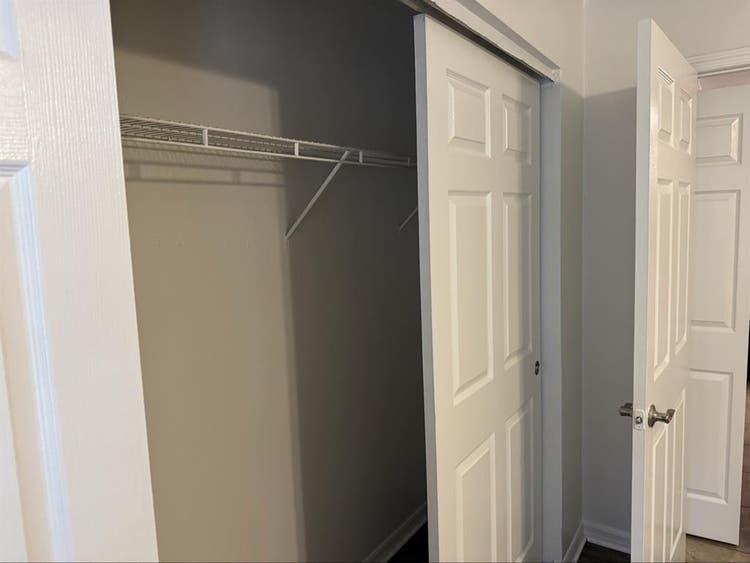 ROOMMATE NEEDED!! Private bat