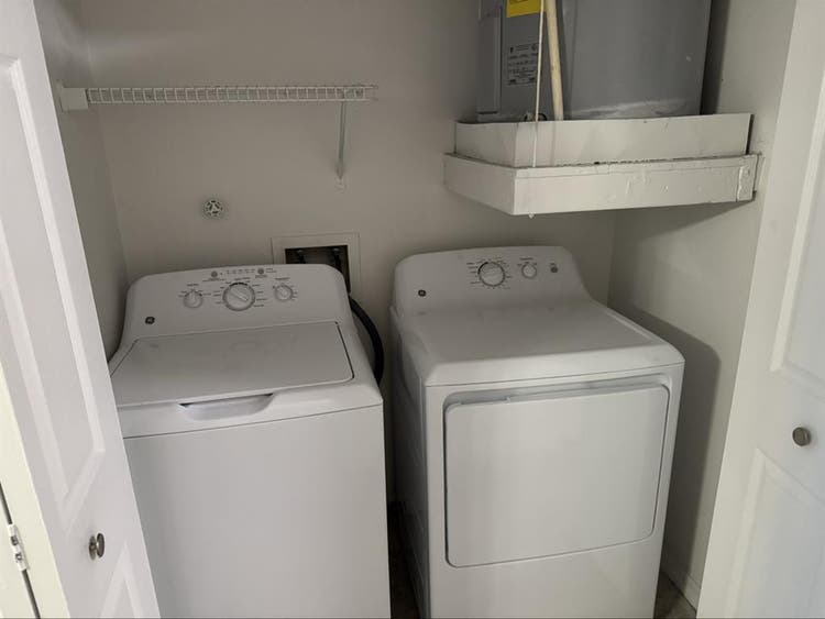 ROOMMATE NEEDED!! Private bat