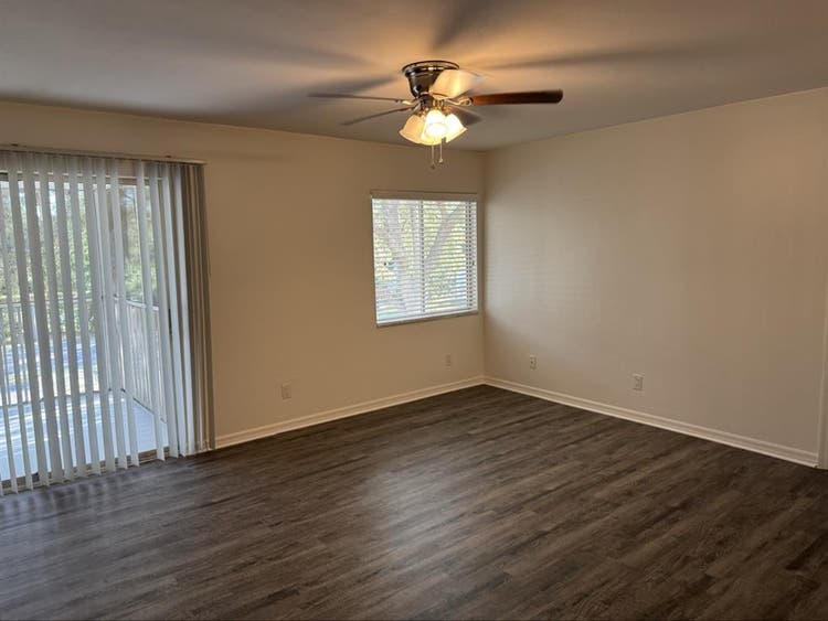 ROOMMATE NEEDED!! Private bat