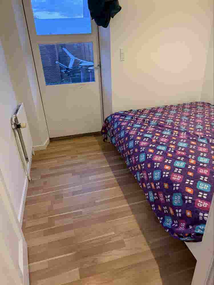 1 room available for 1 person