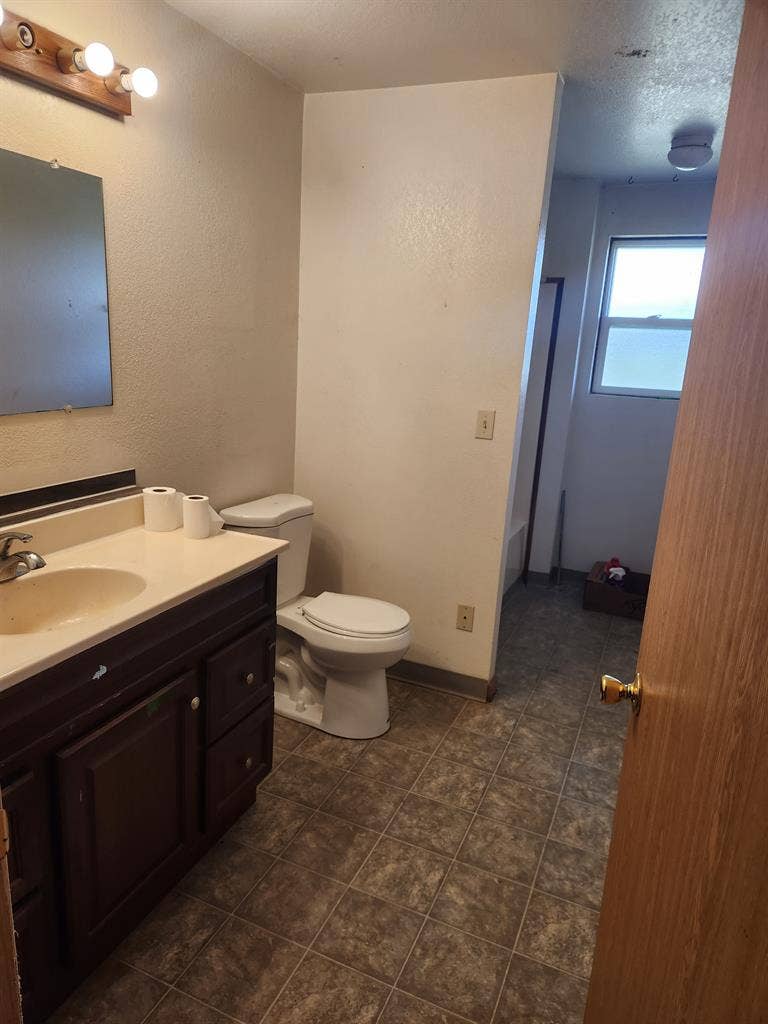 Large Room/w bathroom and Kitchen
