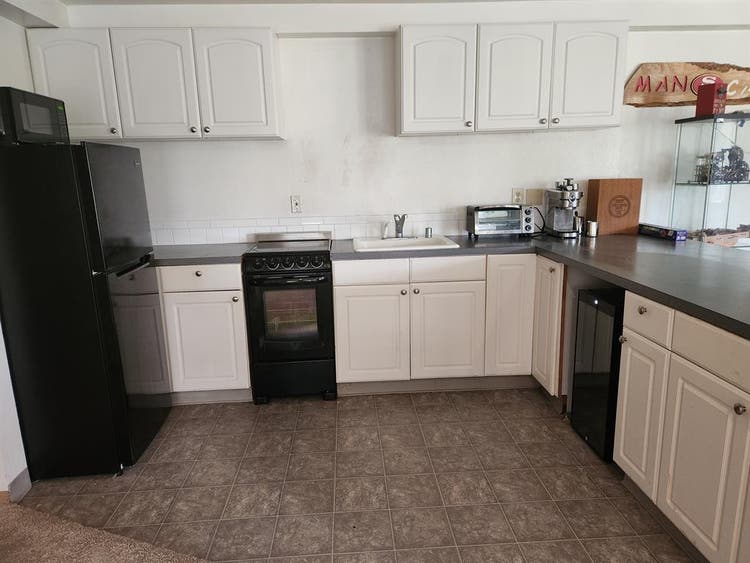 Large Room/w bathroom and Kitchen
