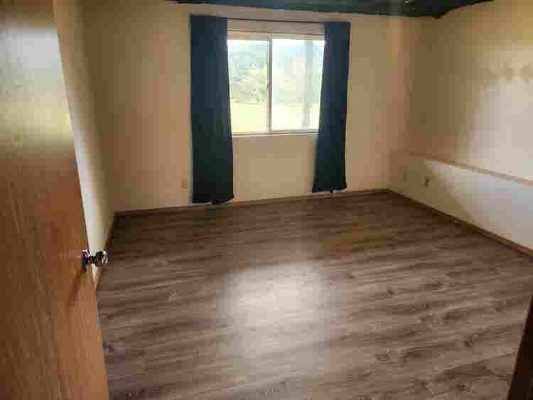 Large Room/w bathroom and Kitchen