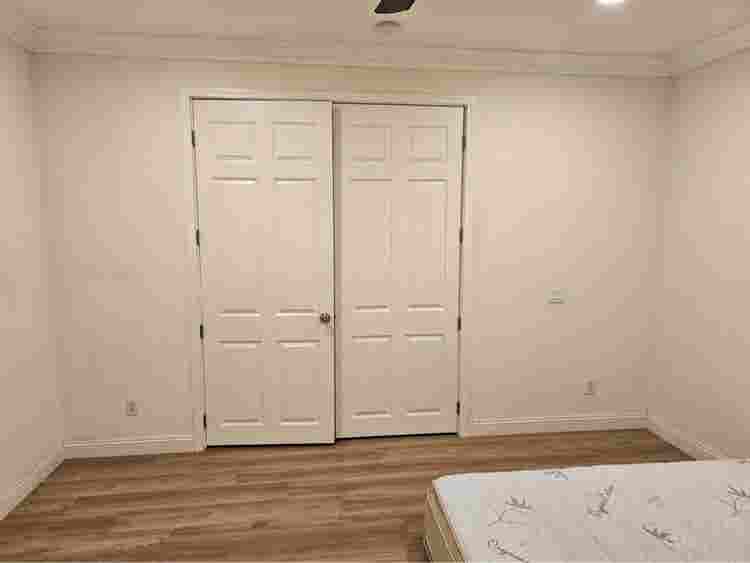 Large pretty 
priavte room for rent