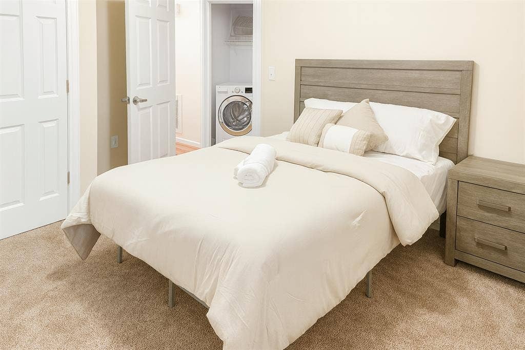 $ Room – Utilities & WiFi Incl