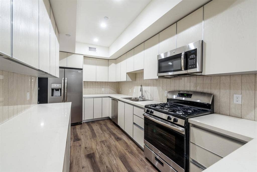 1 BR in Los Angeles