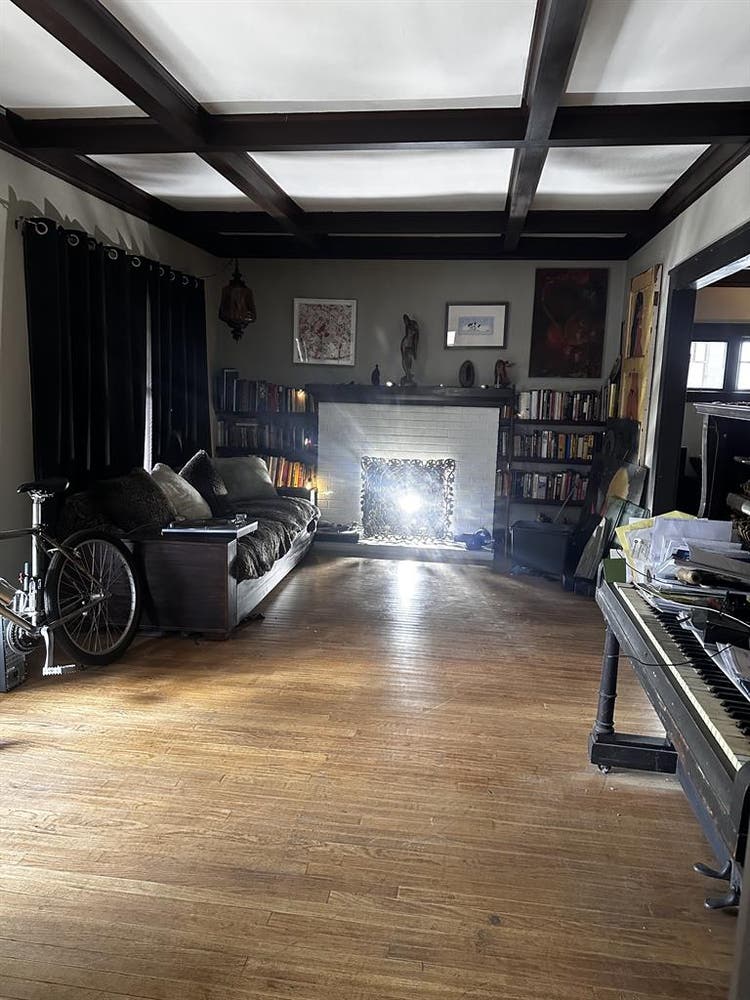 Craftsman home - bedroom for rent