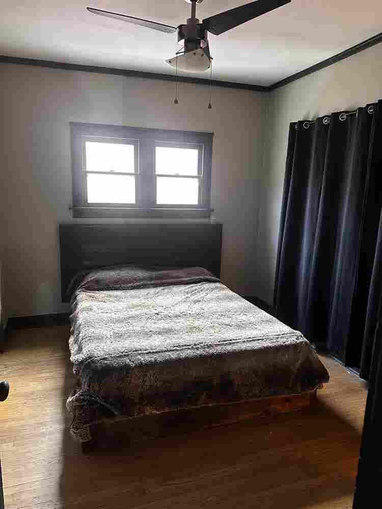 Craftsman home - bedroom for rent