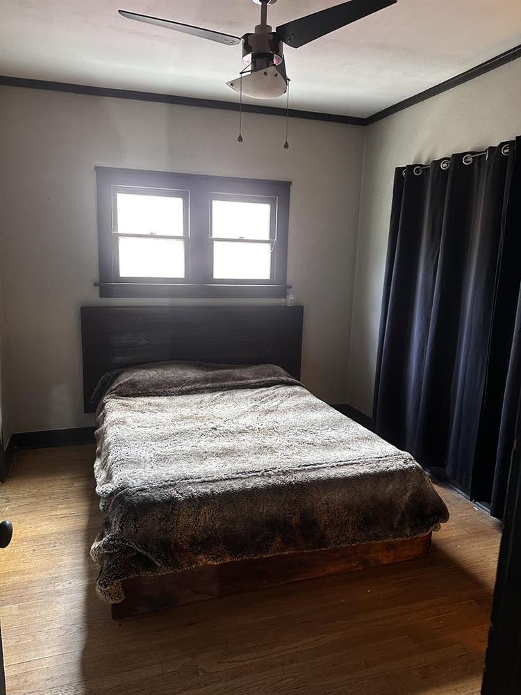 Craftsman home - bedroom for rent