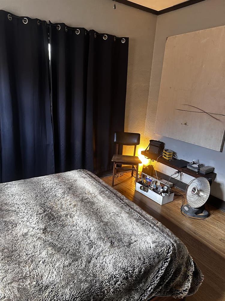 Craftsman home - bedroom for rent