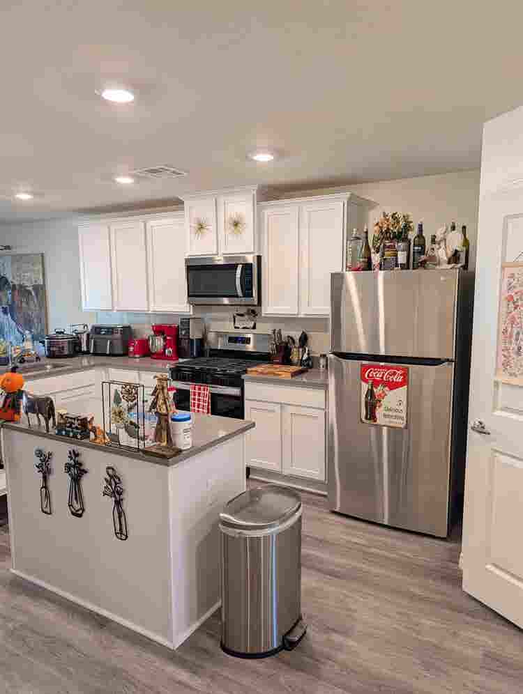 Rooms available-beautiful new house