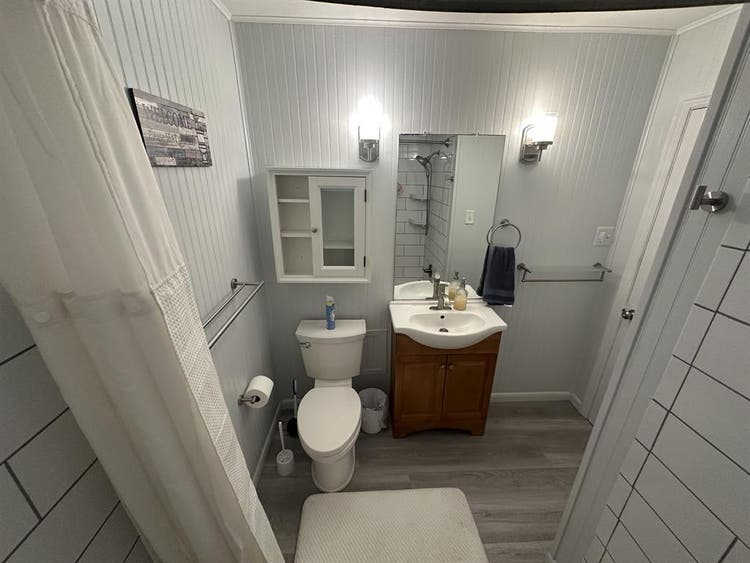 Roommate Wanted–Private Room/Bath