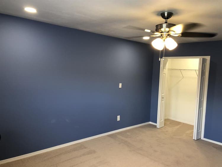 Large Furnished Room Avail (Nov 1)