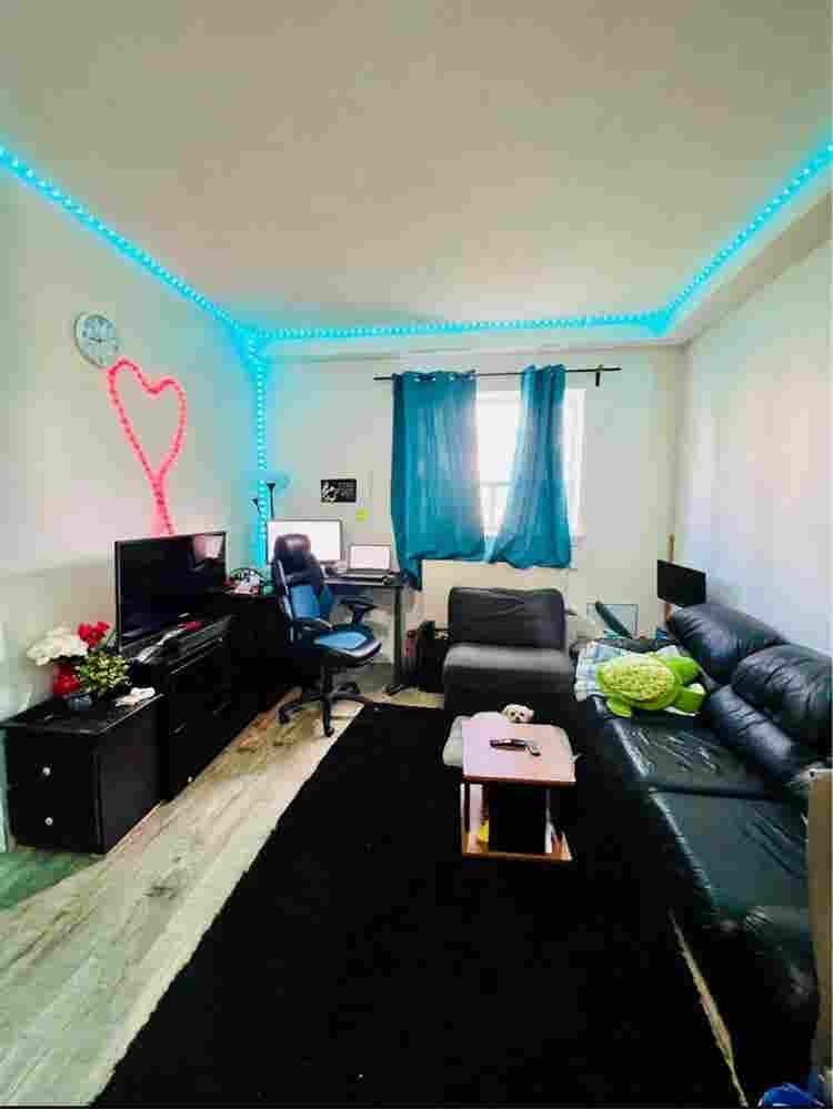 Room For Rent