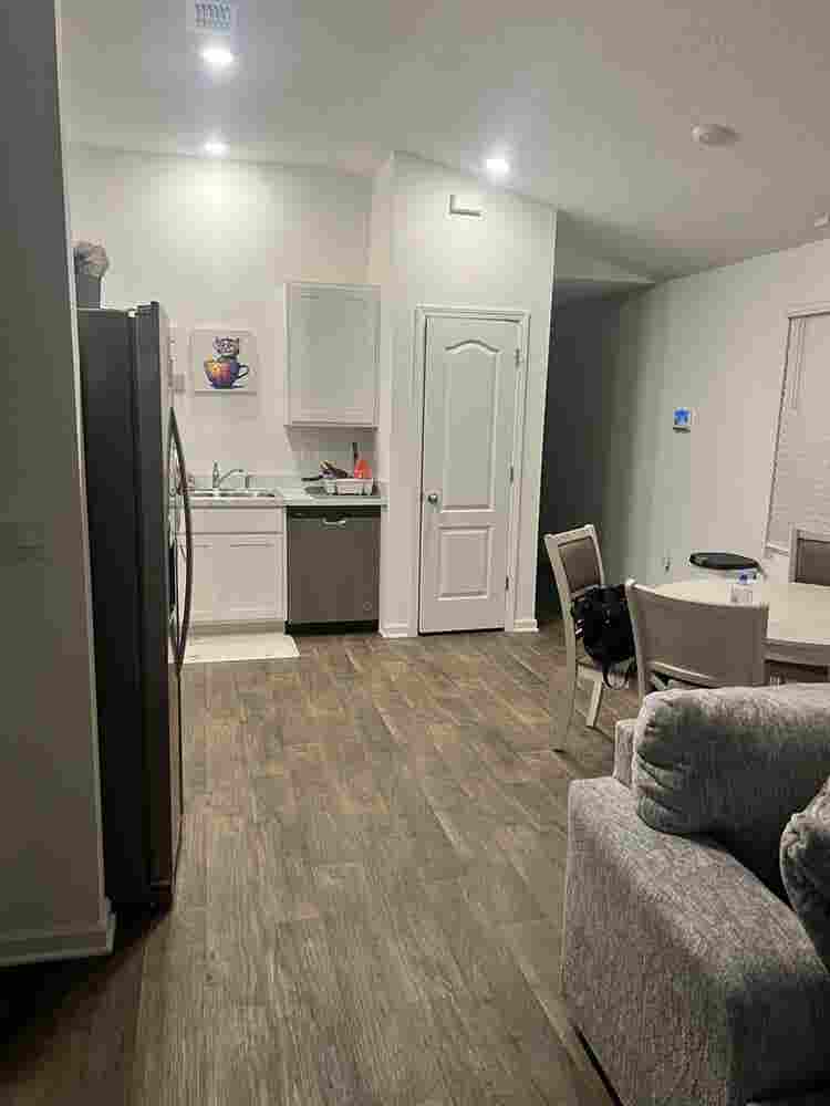 I am renting out a room to a female