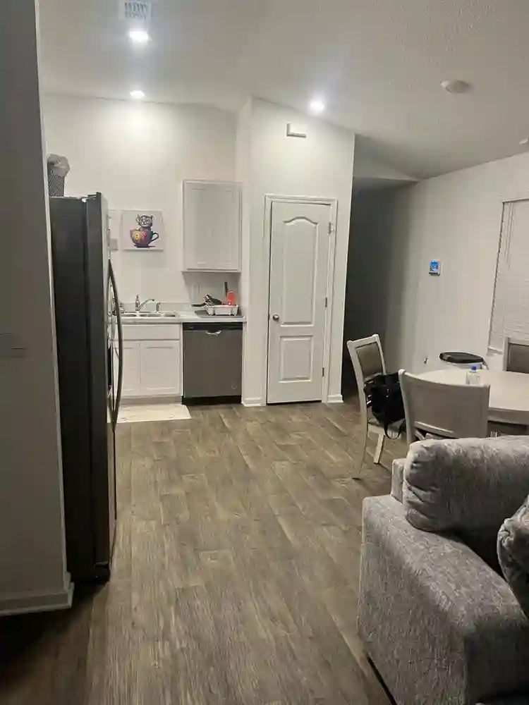 I am renting out a room to a female