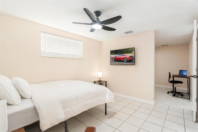 6 BR in Port Richey